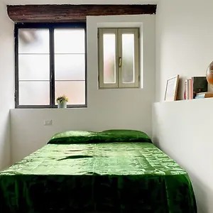 https://a-casa-di-nalis.italymilanhotels.net